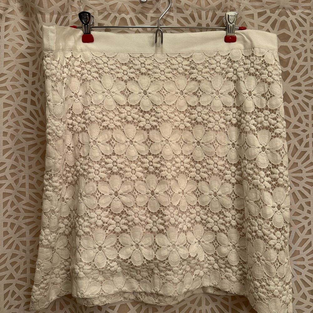 LOFT Cream Floral Lace A-Line Skirt